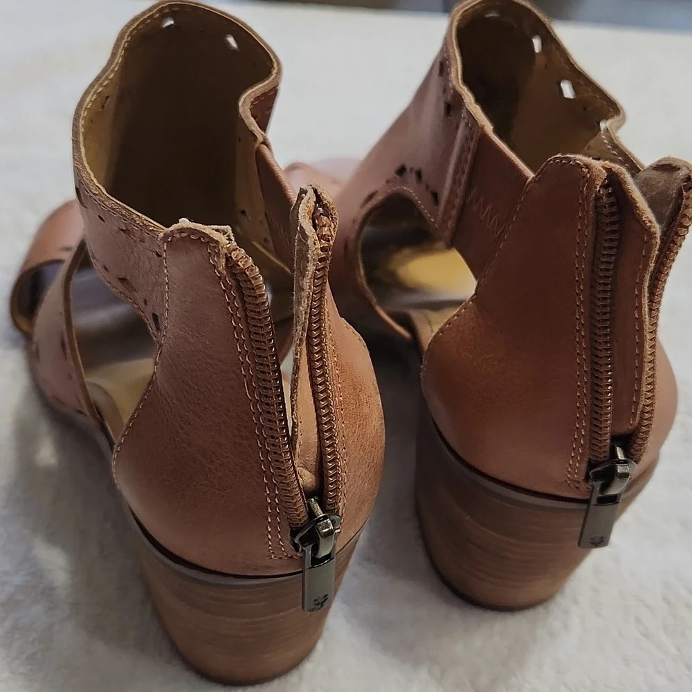 7.5 Lucky Brand Shoes - Picture 5 of 5